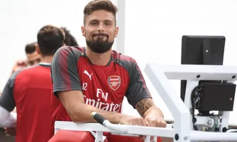 Arsenal đấu Benfica, Giroud 'hất' Lacazette lên ghế dự bị