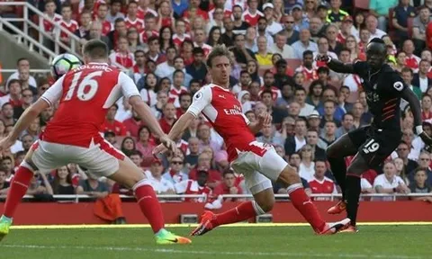 Arsenal khai màn thế nào trong 10 năm qua?