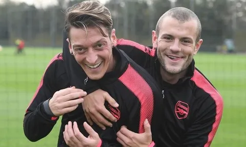 Ozil sẽ nhận "cống phẩm" từ Wilshere sau quyết định rời Arsenal?