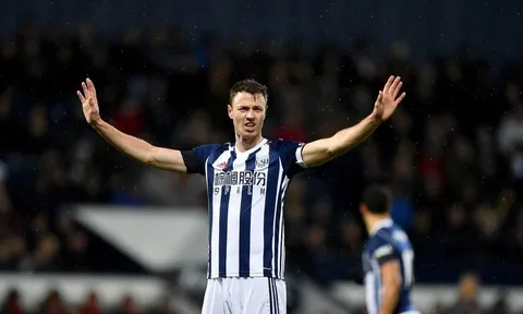 Arsenal và bài toán trung vệ: Quay lại với Jonny Evans?