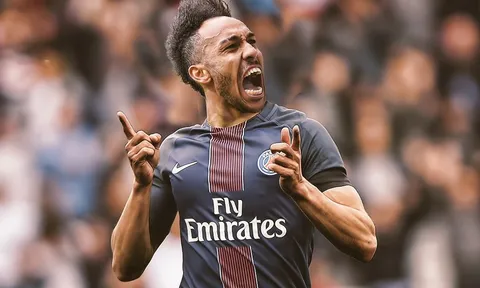 Aubameyang, bom tấn thứ hai của Hè 2017?