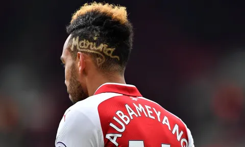 Aubameyang nói gì về cái tên bí ẩn trên tóc