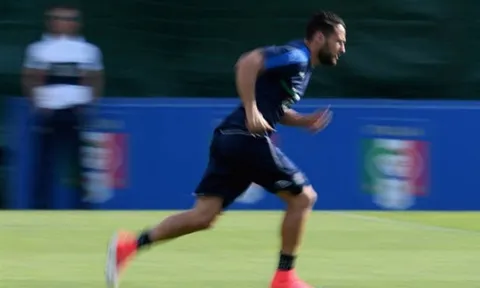 Azzurri tập trung: Thiếu sao, thừa 'lửa'