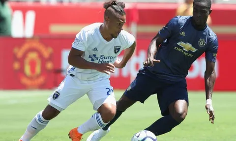 Bailly đánh đầu chạm xà, đánh dấu trận hòa tẻ nhạt cho Man United