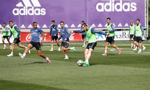 Bale trở lại, sân tập của Real 'bùng cháy' trước thềm El Clasico