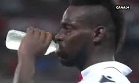 Bàn thắng của Mario Balotelli (Nice) vs Ajax