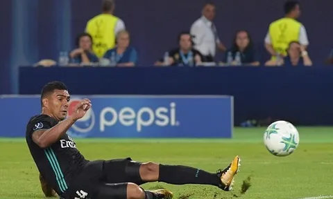 Bàn thắng gây tranh cãi của Casemiro vs Man Utd