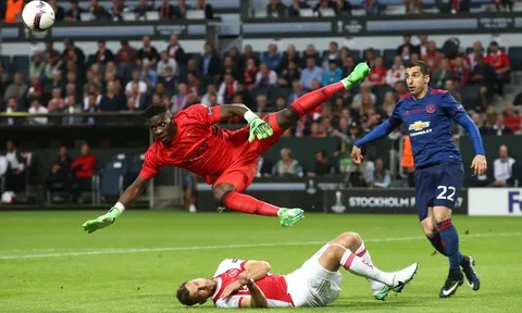 Bàn thắng kết liễu Ajax của Henrik Mkhitaryan