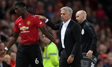 Băng thủ quân MU: Sự rối trí của Mourinho hay chiêu trò "treo củ cà rốt"?