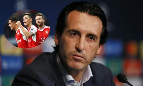 BÁO ĐỘNG cho Unai Emery: Mesut Ozil đang chia cắt Arsenal