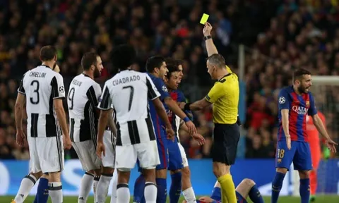 Barca bị chỉ trích nặng nề vì hành động kém fair play