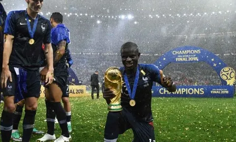 'Barca thích Kante hơn Willian'