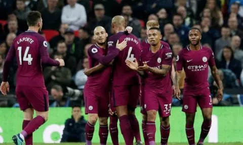 Barcelona 'trảm' Suarez, dọn đường đón hàng Man City