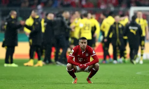 Bayern Munich và bài học về “cú nhảy bọ chét”