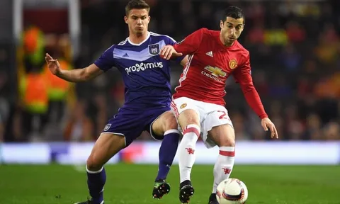 Bế tắc 'máy quét', Man Utd săn cái tên lạ hoắc