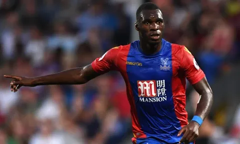 Benteke tiếp tục thể hiện khả năng săn bàn đáng sợ ở Crystal Palace