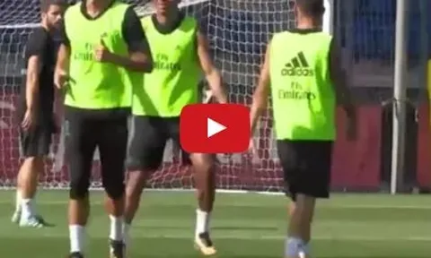 Bị Kroos theo kèm, Cristiano Ronaldo vẫn ghi bàn tuyệt đẹp trong buổi tập cùng Real