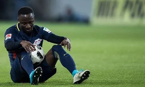 Bị Liverpool bỏ rơi, Keita 'sôi máu' đánh nhau tại Leipzig?