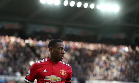 Bị Mourinho gạt tên, Martial đếm ngược ngày rời Old Trafford