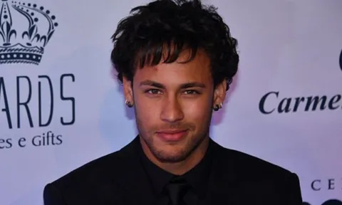 Bị người yêu 'đá', Neymar đổi luôn kiểu tóc
