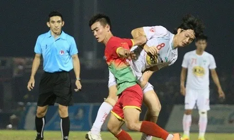 Vợ trọng tài bị rượt đánh muốn chồng bỏ nghề