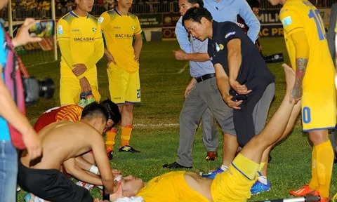 BLĐ HAGL lên tiếng trước cáo buộc bỏ mặc Văn Khánh