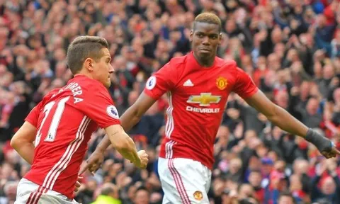 Bộ đôi Man United hào hứng 'đánh lẻ' tại Disneyland