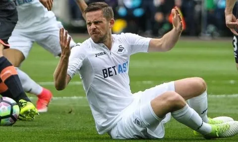 Bom tấn "điên rồ" Sigurdsson sắp nổ?