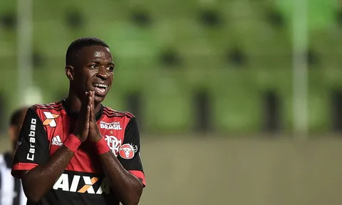Bom tấn Vinicius Junior lại ghi bàn, Real Madrid rạng rỡ