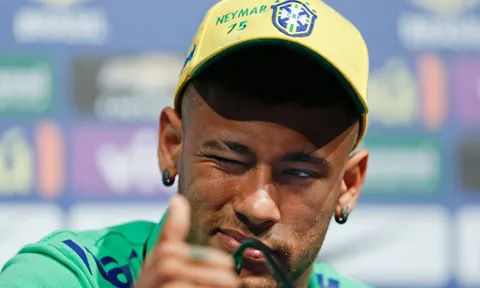 Brazil thất bại, Neymar chuyển sang yêu bóng rổ?