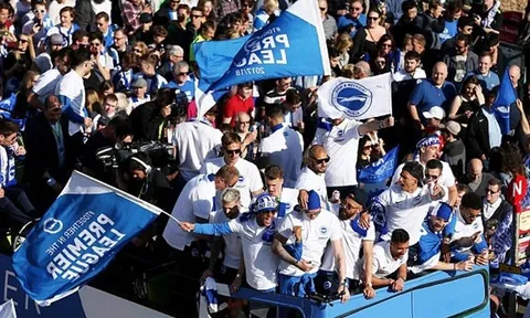 Brighton diễu hành ăn mừng ngày trở lại giải Ngoại hạng