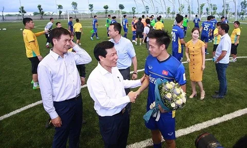 "Tư lệnh" ngành thể thao sắp ứng cử ghế chủ tịch VFF
