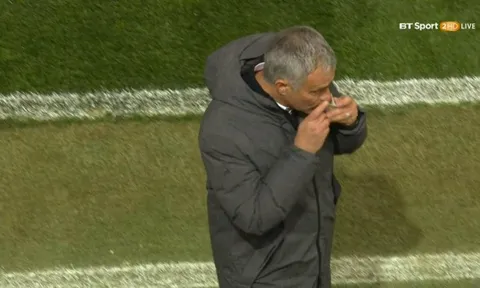 Bùa chú trong bóng đá, đến Mourinho cũng dùng đấy thôi?