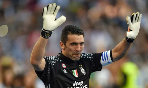 Buffon chấn thương trong buổi tập, Juventus lo sốt vó