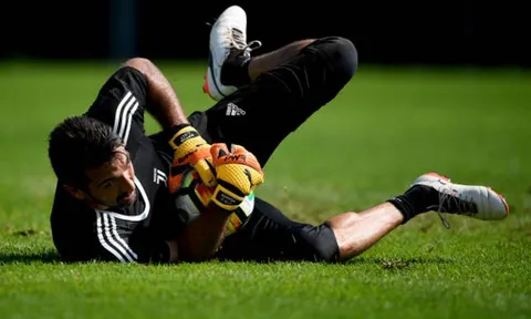 Buffon và đồng đội quyết tâm lấy lại niềm tin từ NHM Juventus
