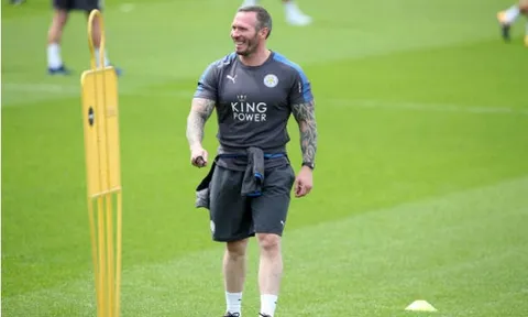 Buổi tập đầu tiên của Leicester, ấn tượng trợ lý 'xăm trổ'