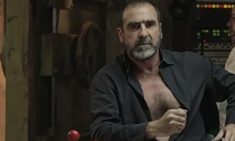 Eric Cantona mỉa mai trọng tài thiên vị Real tại Champions League