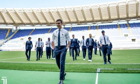 Các 'nam thần' Juventus đầy lịch lãm xuất hiện trên sân Olimpico