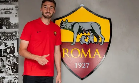 Cách giới thiệu tân binh không đụng hàng của AS Roma