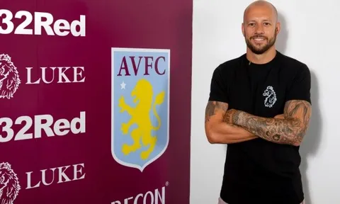 "Cafu Scotland" ký hợp đồng với Aston Villa