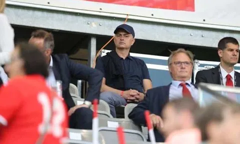 Cận cảnh: Mourinho thân chinh đến Áo, rước sao 40 triệu bảng về M.U