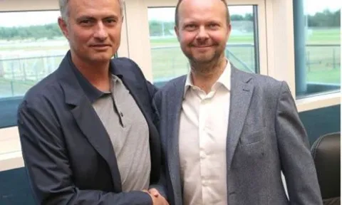 Cấp 250 triệu bảng cho Mourinho có là đòn gió của Ed Woodward?
