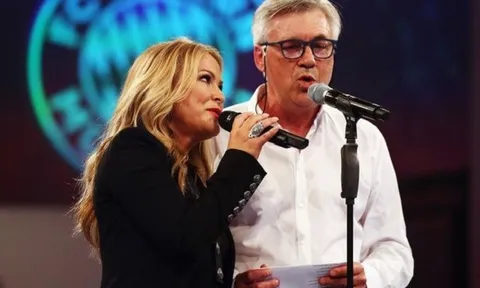 Carlo Ancelotti gây sốt với màn song ca ăn mừng chức vô địch Bundesliga