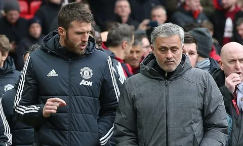 Carrick hữu dụng ra sao nếu trở thành trợ lý Mourinho