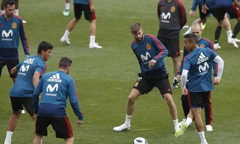 Cầu thủ Barca và Atletico tập nhẹ, chờ Real hội quân trên tuyển
