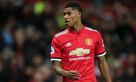Cầu thủ Man Utd đá chẳng ra thể thống gì