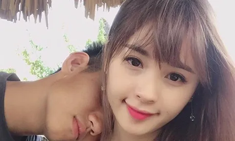 Cầu thủ U20 Việt Nam công khai bạn gái mới xinh như hotgirl