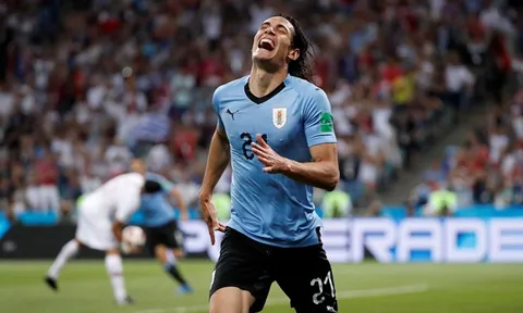 Cavani càng hay, HLV Uruguay càng lo lắng