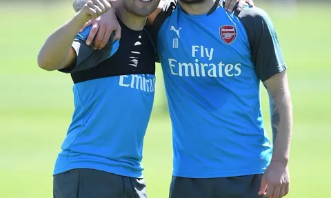 CĐV Arsenal chú ý: Santi Cazorla lần đầu tiên trở lại tập luyện