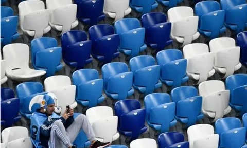 CĐV đẫm nước mắt vì Messi và Argentina